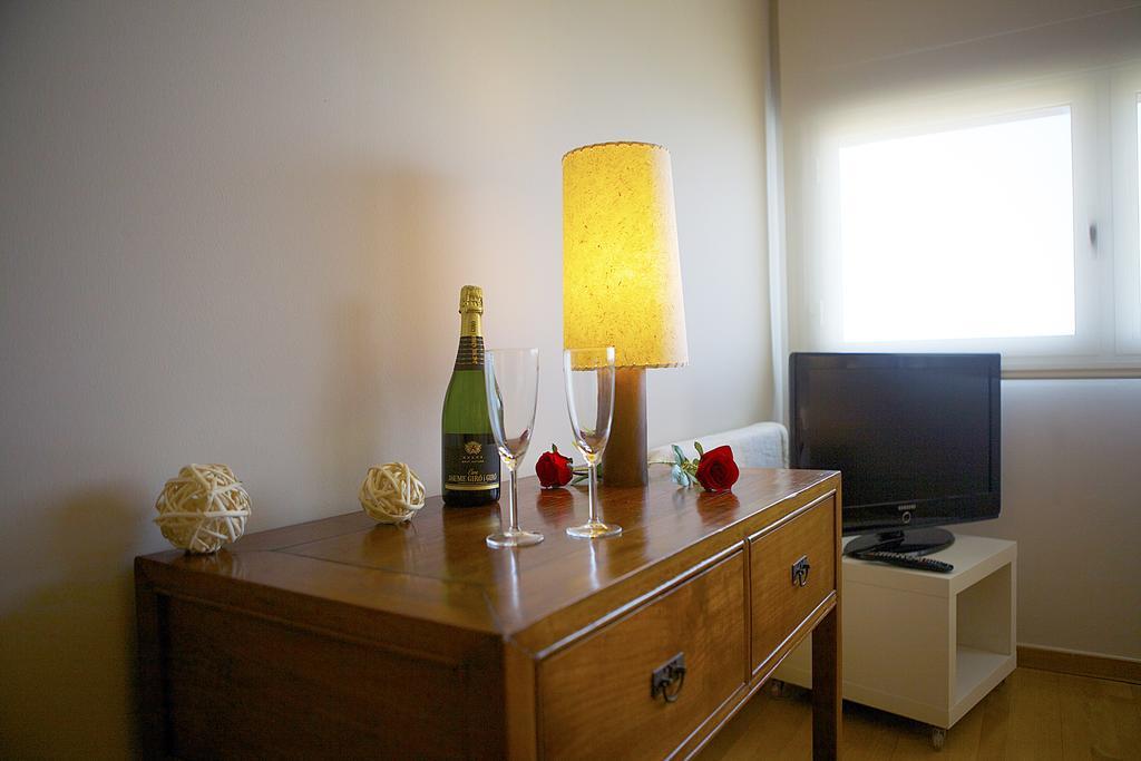 Great Sea-Side Barcelona Apartment Badalona Room photo