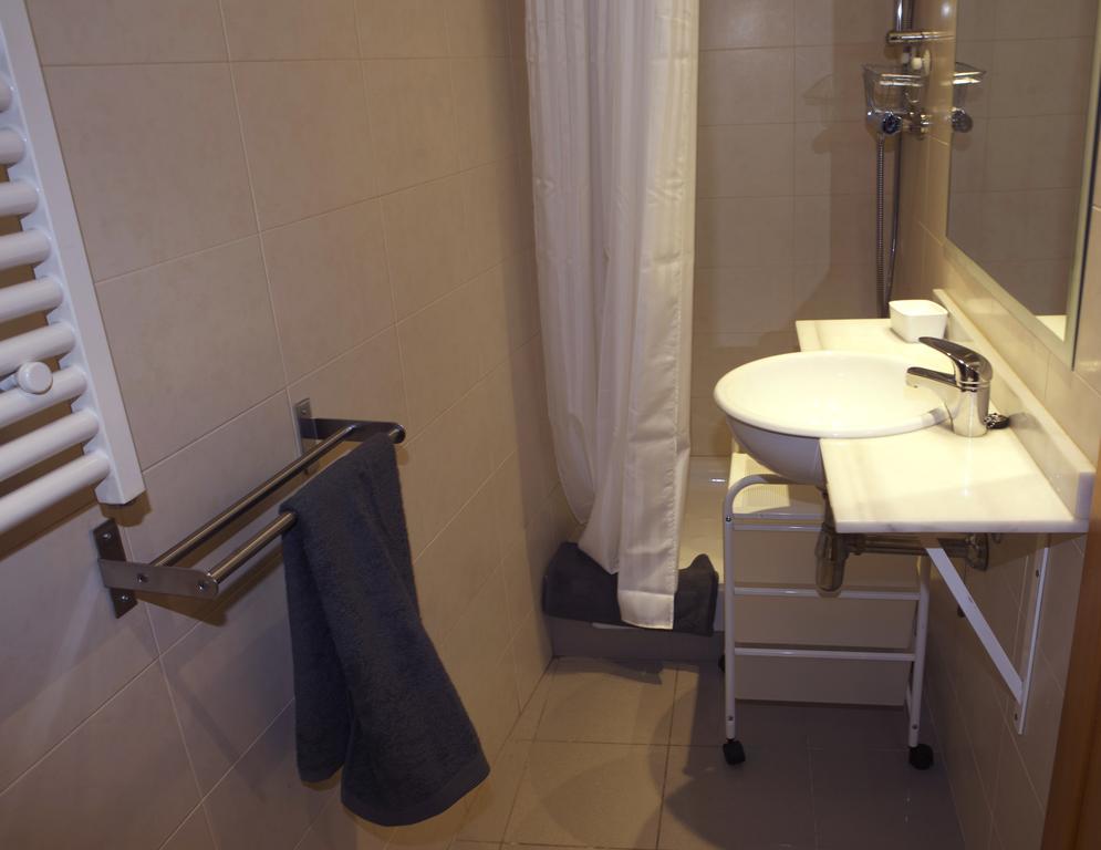 Great Sea-Side Barcelona Apartment Badalona Room photo